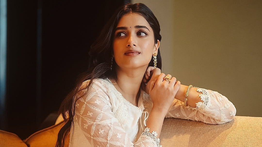 Bhagyashri borse: 'காந்தா' நடிகை பாக்யஸ்ரீ போர்ஸ் லேட்டஸ்ட் க்ளிக்ஸ்! |Photo Album