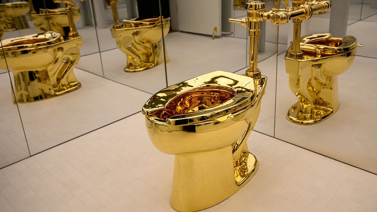 Golden Toilet: ``101 கிலோ தங்கத்தில் டாய்லெட்'' - ரூ.100 கோடிக்கு வாங்கியவர் என்ன சொல்கிறார்?