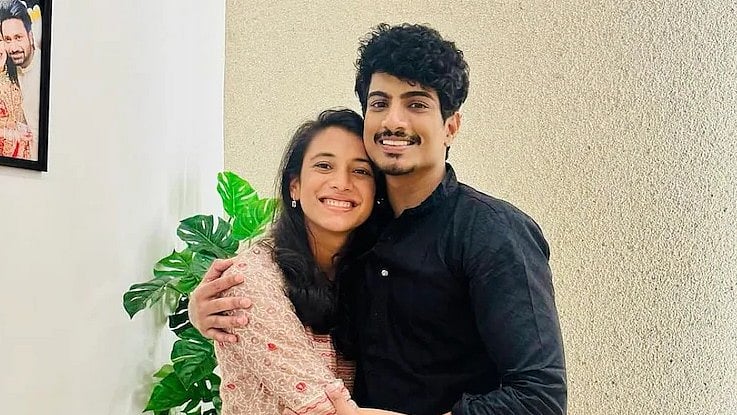 Smriti : காதலருடன் நிச்சயதார்த்தம் - வீராங்கனைகளுடன் ஸ்மிரிதி மந்தனாவின் க்யூட் டான்ஸ்