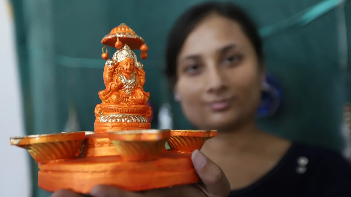 திருக்கார்த்திகை: சென்னை பூம்புகாரில் அகல் விளக்குகள் கண்காட்சி | Photo Album