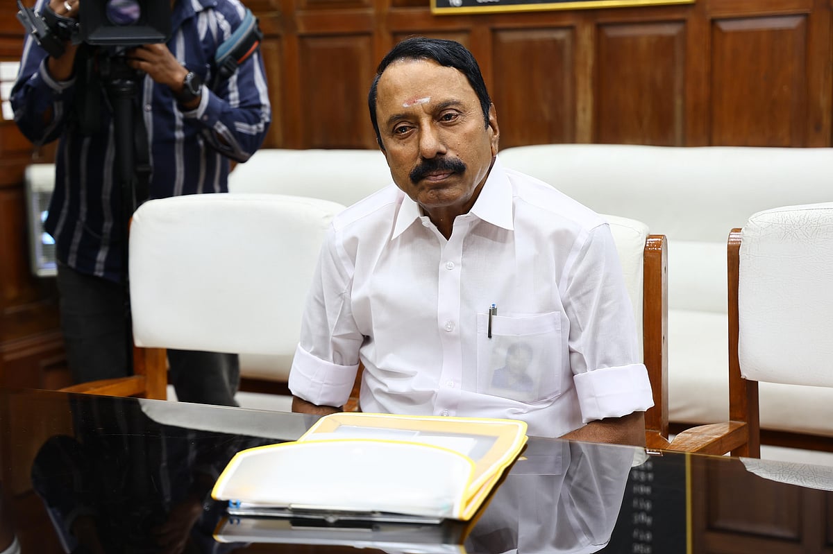 “கொஞ்சம் வெயிட் பண்ணுங்க' ; ராஜினாமா, மெளனம், திடீர் குழப்பம்