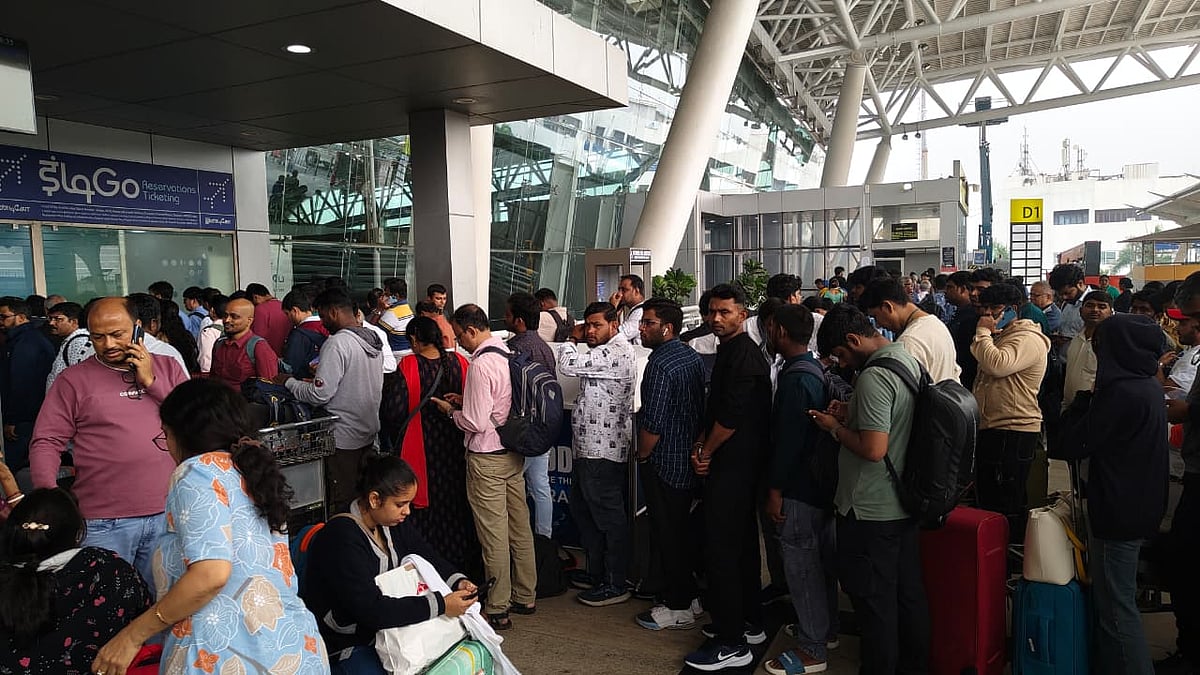 Indigo Cancelled : 'அவதியுறும் பயணிகள்; அவஸ்தைப்படும் ஊழியர்கள்' - சென்னை விமான நிலைய ஸ்பாட் விசிட்