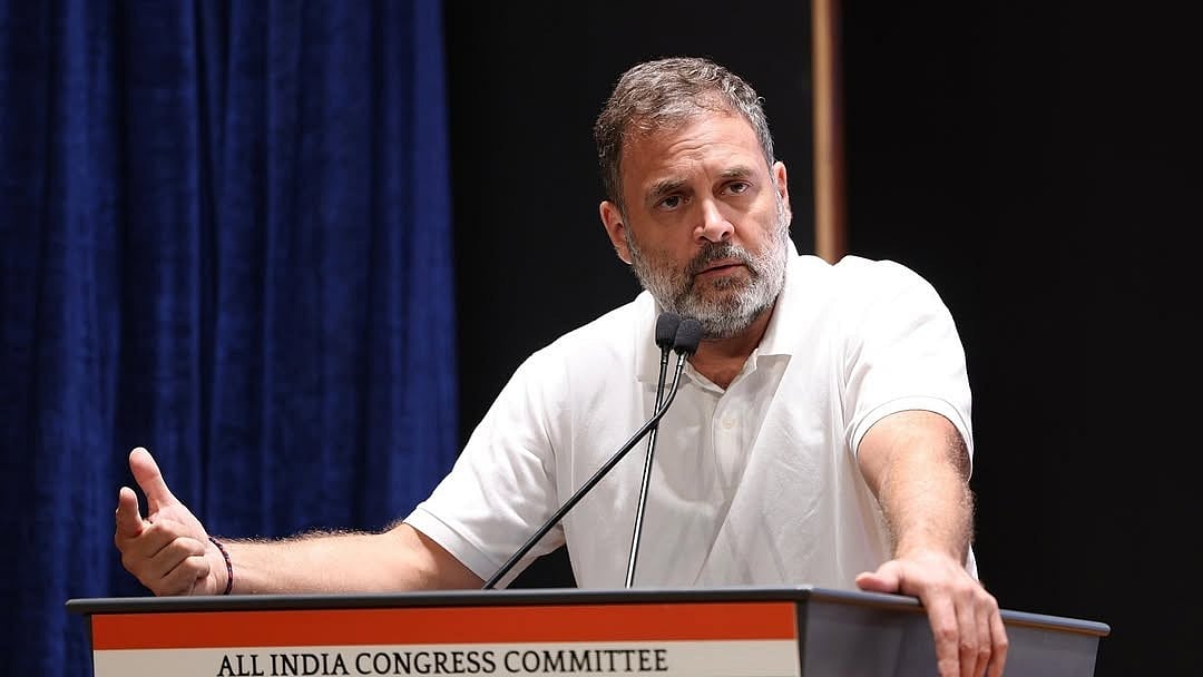 ஜனநாயகன்: `தமிழ் மக்களின் குரலை அடக்குவதில் ஒருபோதும் வெற்றி பெற மாட்டீர்கள்' - ராகுல் காந்தி