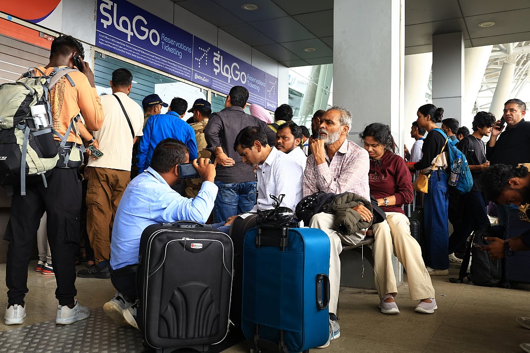 இண்டிகோ விமானங்கள் ரத்து; சென்னையில் விமான நிலையத்தில் பயணிகள் அவதி | ஸ்பாட் விசிட் போட்டோஸ்