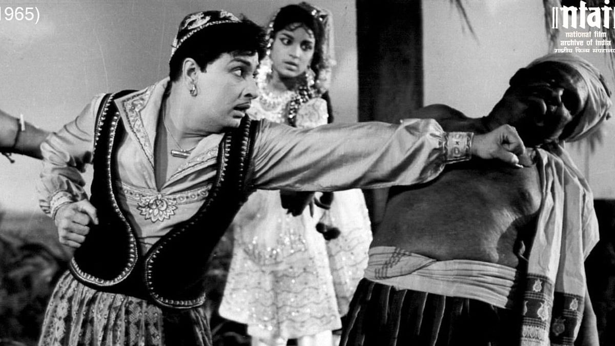 தமிழக அரசியல் அரியணை : மற்றுமொரு சினிமா முதல்வர் சாத்தியமா ?  -  1