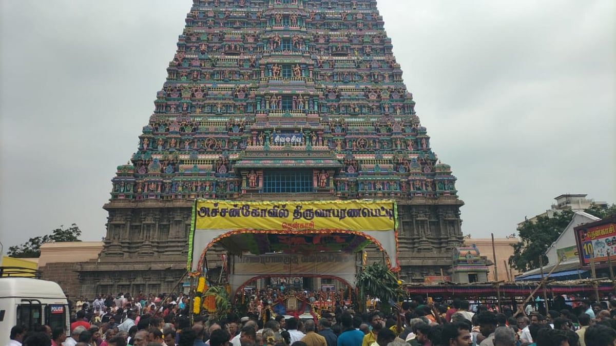 தென்காசிக்கு வந்த அச்சன்கோவில் ஐயப்பன் திருவாபரணப் பெட்டி; 35 ஆண்டுகளாகத் தொடரும் பாரம்பர்யம்!