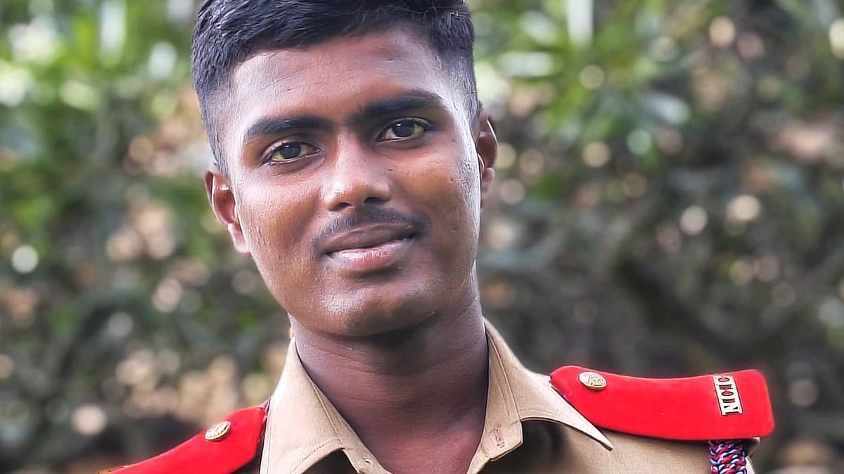 `நிறைவேறிய கனவு; ராணுவத்திலிருந்து வந்த மின்னஞ்சல்...'- `அக்னி வீரராக' தேர்வான கரந்தை கல்லூரி மாணவர்