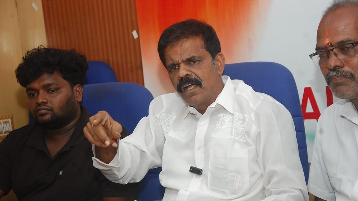 `விஜய்யுடன் நல்லவர்கள் இருந்திருந்தால் கரூர் சம்பவம் நடந்திருக்காது!' - முன்னாள் மேலாளர் செல்வகுமார்