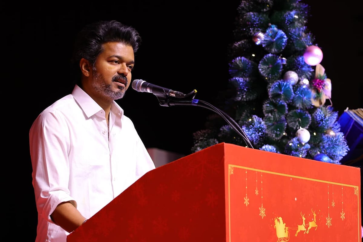 விஜய்: `மீட்பர்; ஒரு அரசன் வருவான்!' - ஸ்கோர் செய்த திமுக; சுதாரித்த தவெக - கிறிஸ்துமஸ் விழா பின்னணி