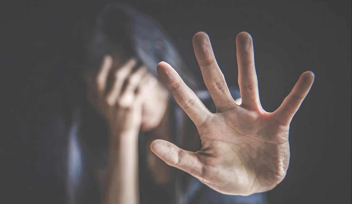 நெல்லை: பாலியல் தொந்தரவு கொடுத்து தப்பிய இளைஞர்கள்; தந்தையுடன் பைக்கில் விரட்டிப் பிடித்த மாணவி!