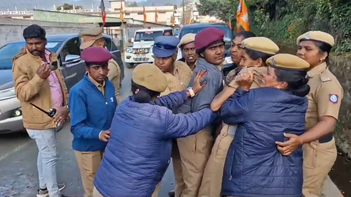 பாஜக: நயினார் கான்வாய்க்கு கறுப்புக் கொடி காட்டினாரா அண்ணாமலை நற்பணி மன்ற நிர்வாகி? பின்னணி என்ன?