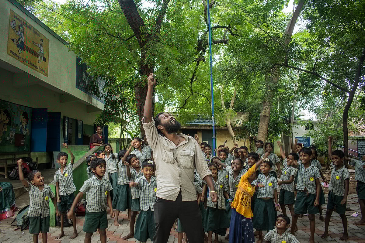 'குழந்தைகள் நம் பெருமைக்கான பொருள்கள் அல்ல...' - கதைச்சொல்லி குமார் ஷா