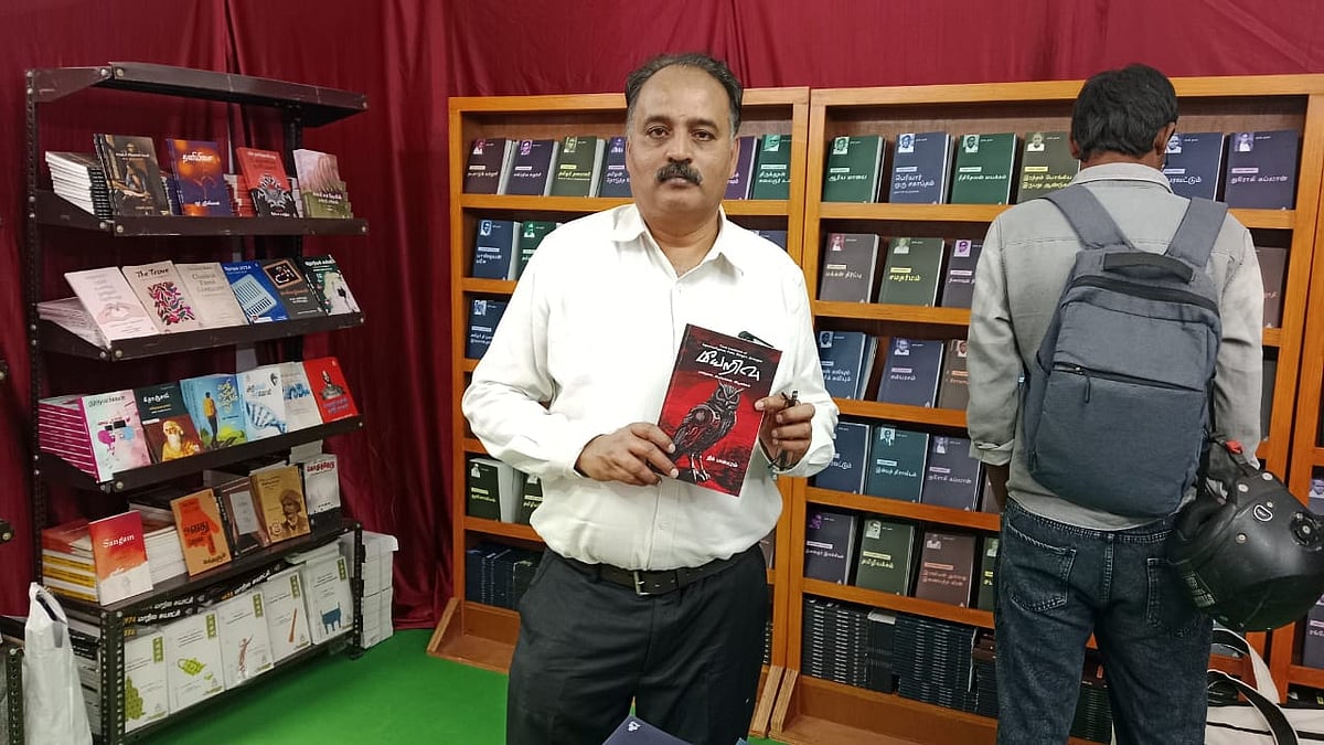 `பதிவிடுவது பயனல்ல, அதை அச்சில் எழுத்தாக்க வேண்டும்!'-  சென்னை புத்தகக் காட்சியில் ஆழி செந்தில்நாதன்