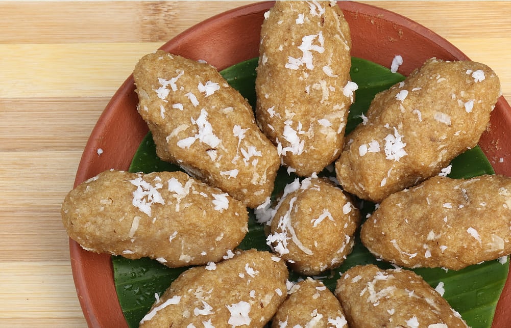 15 நிமிடங்களில் ஸ்வீட்ஸ் & ஸ்நாக்ஸ்: `வெல்லம் அவல் கொழுக்கட்டை' - வீட்டிலேயே செய்வது எப்படி?