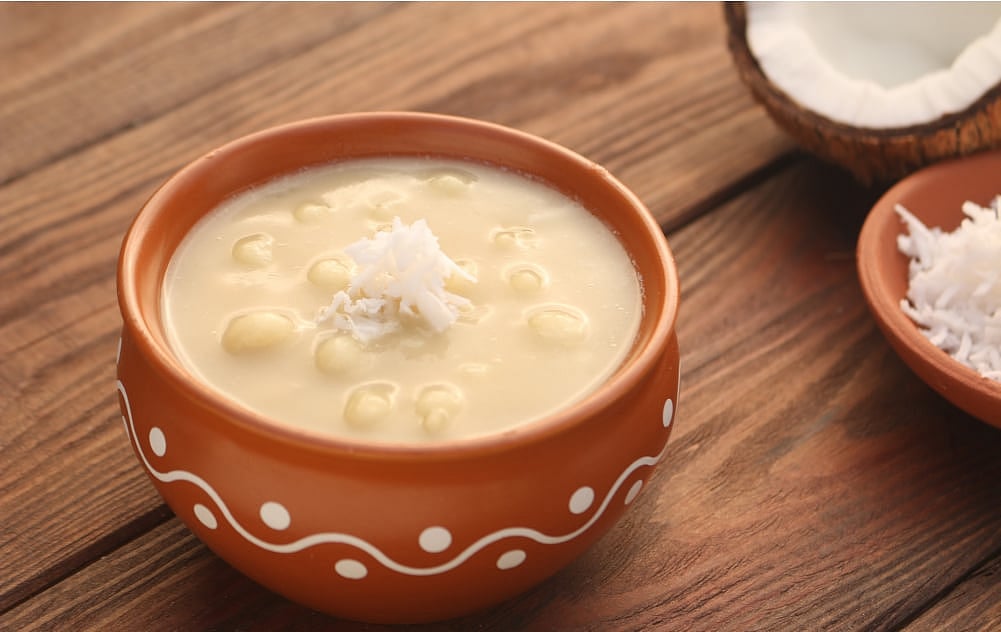 15 நிமிடங்களில் ஸ்வீட்ஸ் & ஸ்நாக்ஸ்: `தேங்காய்ப்பால் கொழுக்கட்டை' - வீட்டிலேயே  செய்வது எப்படி?