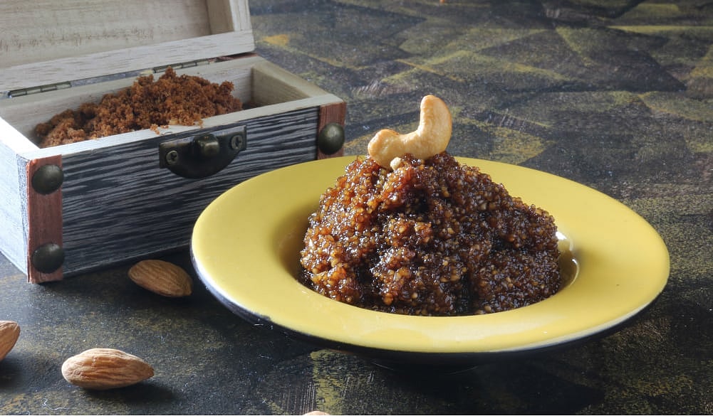 15 நிமிடங்களில் ஸ்வீட்ஸ் & ஸ்நாக்ஸ்: `சம்பா ரவை கருப்பட்டிக் கேசரி' - வீட்டிலேயே செய்வது எப்படி?