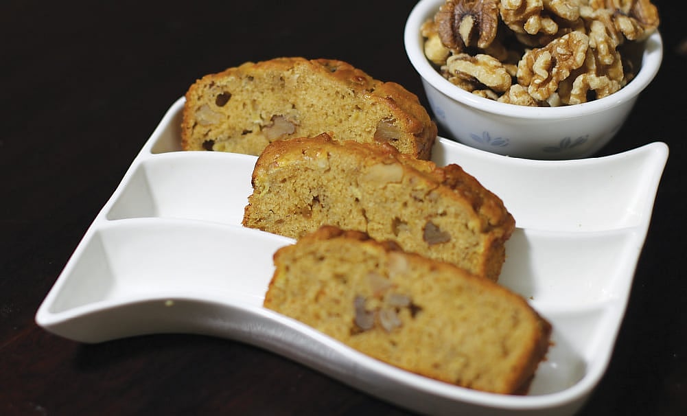 Eggless Cakes: `பனானா வால்நட் கேக்' - அசத்தலாக வீட்டிலேயே செய்வது எப்படி?