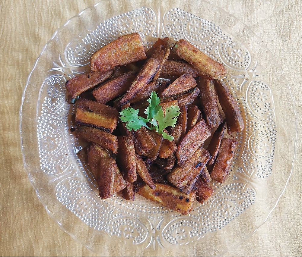 அசைவத்துக்கு சவால் விடும் சைவ ரெசிப்பி: வாழைக்காய் (கருவாட்டு) பொரியல் - வீட்டிலேயே செய்வது எப்படி?