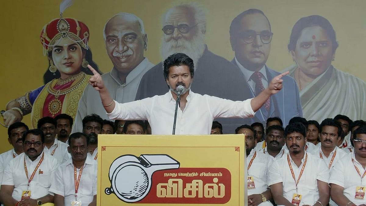 'எவ்வளவு அழுத்தம் கொடுத்தாலும் அடிமை ஆகமாட்டேன்!' - விஜய் உறுதி!