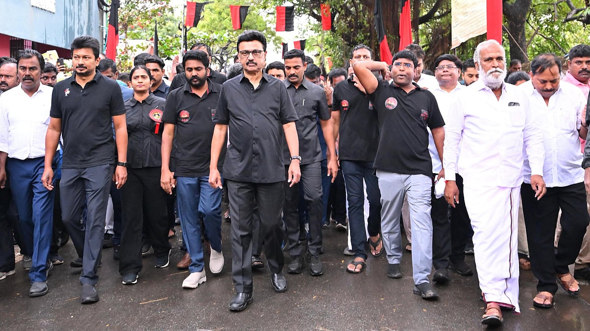 மீண்டும் மொழியைக் கையிலெடுக்கும் திமுக - தேர்தலில் கைகொடுக்குமா?