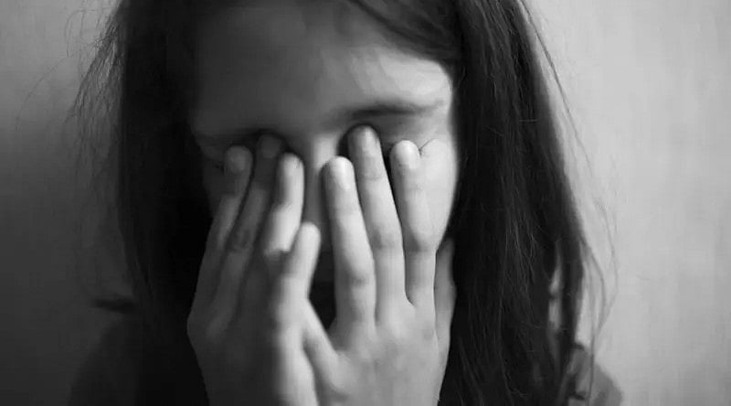 வேலூர்: சிறுமியிடம் பாலியல் சீண்டல்; பேச மறுத்ததால் மிரட்டல் - தீயணைப்பு வீரர் கைது