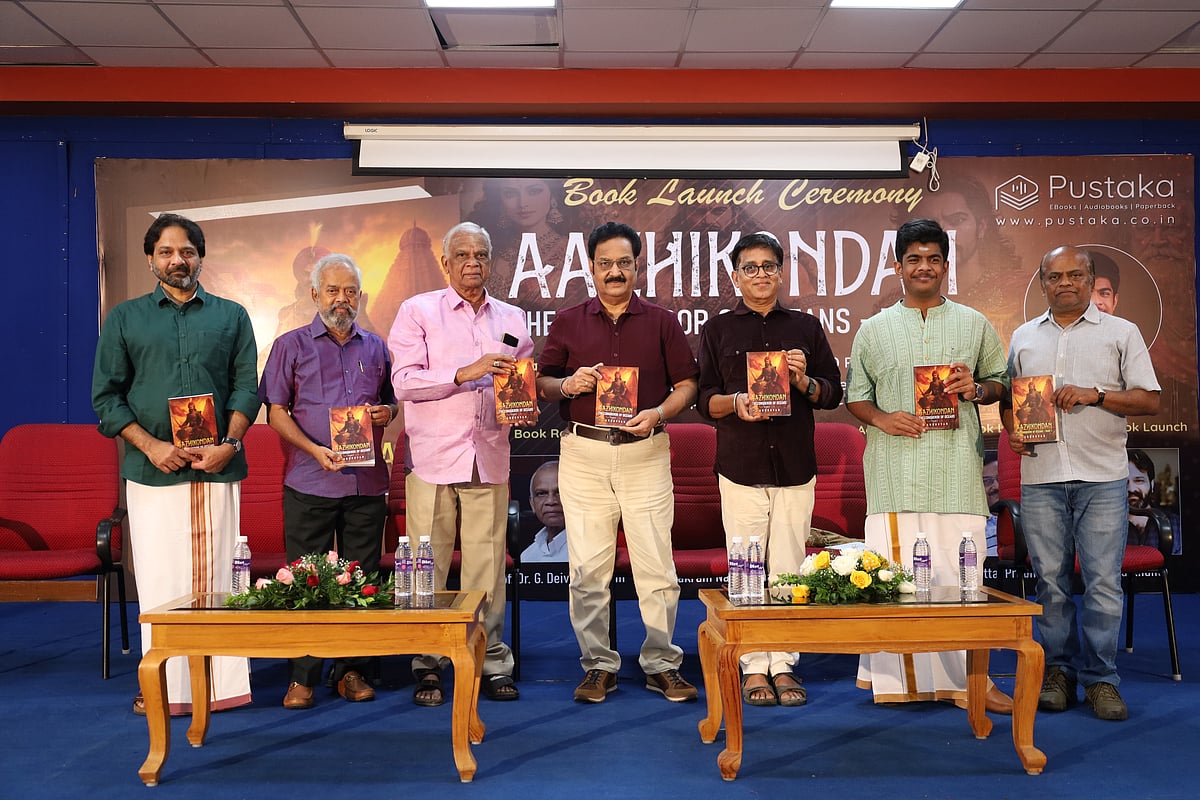 Aazhikondaan: 'ராஜேந்திர சோழனின் சாதனைகள் இனி ஆங்கிலத்தில்' - 16 வயது மாணவர் எழுதிய வரலாற்று நாவல்!