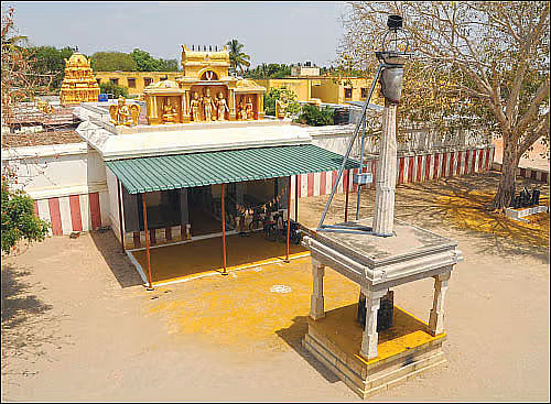 திருப்பூர் மாவட்டம், கொடுவாய் ஸ்ரீ விண்ணளந்த பெருமாள்: நாக தோஷம் தீர்க்கும் கருடர்; வர ஹஸ்த அனுமன்!