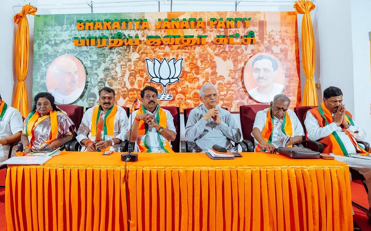 `கூட்டணி ஆட்சியா தமிழகத்தில்?' - 'ஷாக்' கொடுத்த சந்தோஷ் - பாஜக கூட்டத்தில் நடந்தது என்ன?