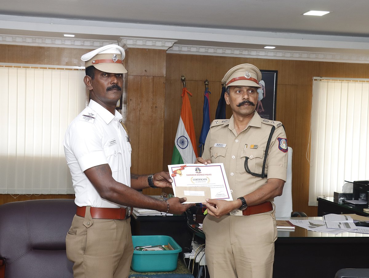 பாம்பு கடியால் துடித்த சிறுமி; சட்டென செயல்பட்டு உயிரைக் காப்பாற்றிய எஸ்.ஐ-க்கு குவியும் பாராட்டு!