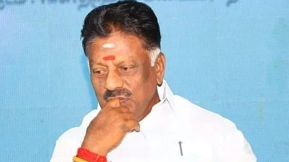 OPS: '130 எம்.எல்.ஏக்கள் வருவார்கள்’ டு தனிமரம்! - சரிந்த ஓ.பி.எஸ் சாம்ராஜ்யம்