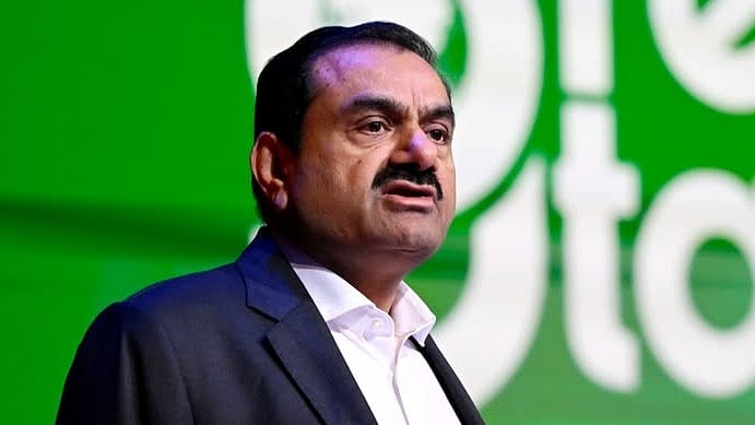 அதானி குழுமம் மீது ஊழல் பதிவுகள், செய்தி கட்டுரைகள்; செய்தியாளருக்கு சிறைத் தண்டனை! - விவரம் என்ன?