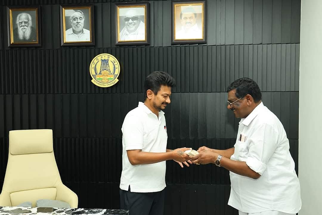 பட்டுக்கோட்டை: உதயநிதி கலந்துகொண்ட திருமணம்; போன் செய்த கே.என்.நேரு? அகற்றப்பட்ட பேனர்களால் பரபரப்பு