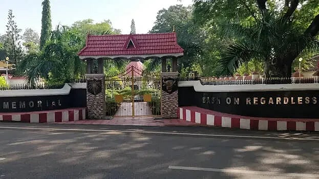 கேரளா: பாங்கோடு ராணுவ முகாமில் டிஜே பார்ட்டி; 2 யானை தந்தங்கள் கொள்ளை... விசாரணை நடத்தும் போலீஸ்!