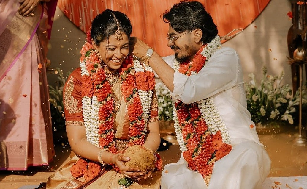 Roshini  Haripriyan : 'சந்திரனோட சாயல், உன் முகம் தானே!'- 'பாரதி கண்ணம்மா' ரோஷினி திருமண க்ளிக்ஸ்!