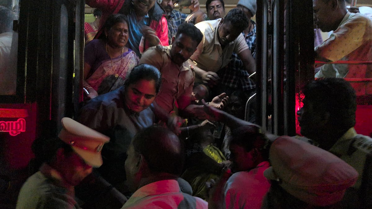 மாற்றுத்திறனாளிகளிடம் சென்னை காவல்துறையின் இரக்கமற்ற நள்ளிரவு வெறியாட்டம்! - Detailed Spot Report