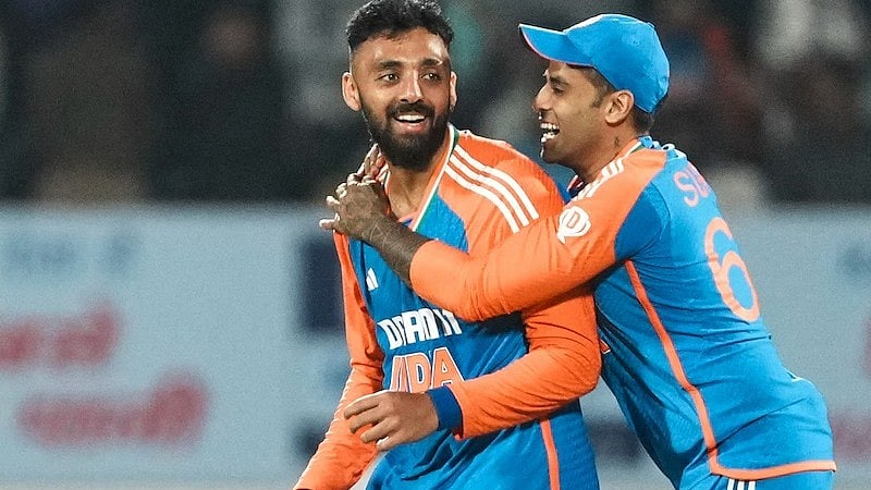 இந்தியில் பேச சொன்ன சூர்யா; 'எனக்கு இந்தி தெரியாது மச்சி!' என பதில் அளித்த வருண்! - வைரலாகும் வீடியோ