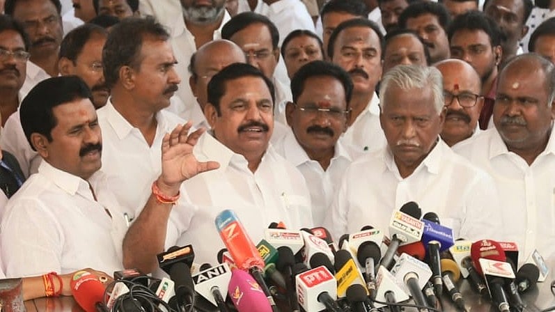 LPG சிலிண்டர் தட்டுப்பாடு: `பொறுப்புள்ள அரசாக இதைச் செய்ய வேண்டும்!'- எடப்பாடி பழனிசாமி வலியுறுத்தல்