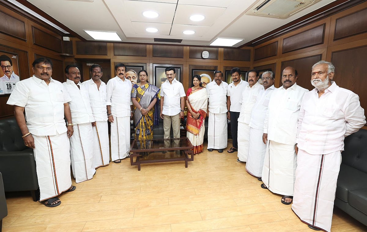 ஒரே இரவில் 'ஓகே' ஆன கூட்டணி; கச்சிதமாக முடித்த மூவர் அணி! - திமுக முகாமில் தேமுதிக இணைந்தது எப்படி?