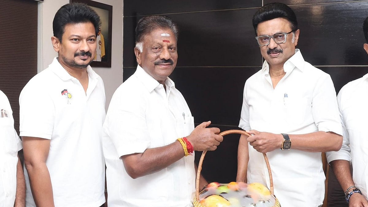 `ஸ்டாலினை சந்தித்த ஓபிஎஸ்' - அரசியலில் அவரின் முக்கிய முடிவை அறிவிப்பாரா?