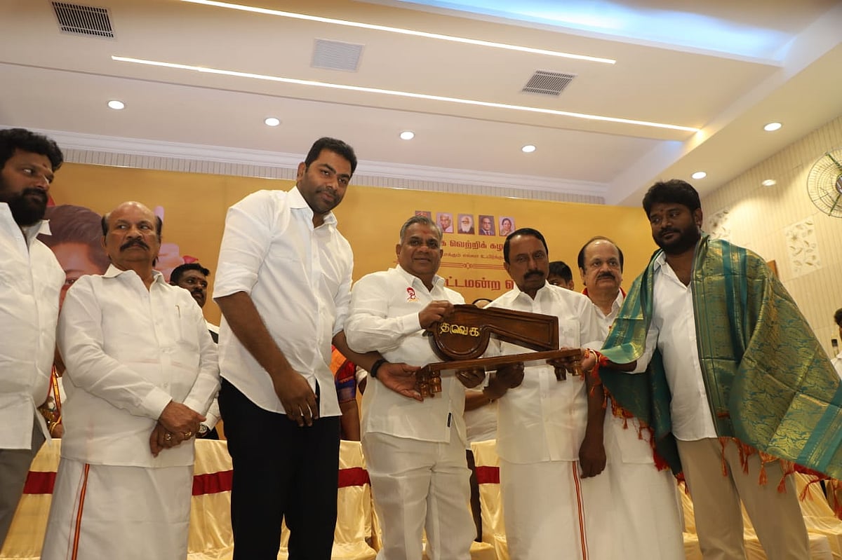 TVK : பெரம்பூர் தொகுதியில் போட்டியிடும் விஜய்!' - செயல்வீரர்கள் கூட்டத்தில் உறுதி செய்த நிர்வாகிகள்?