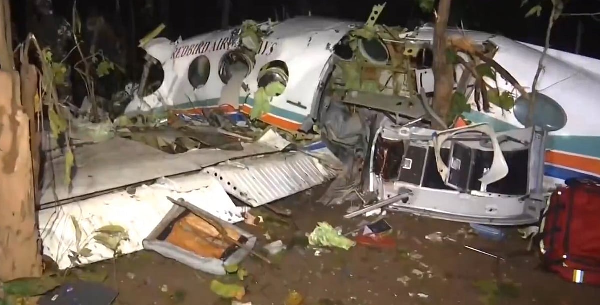 ஜார்க்கண்டில் பயங்கரம்: ஆம்புலன்ஸ் விமானம் விழுந்து விபத்து; பயணம் செய்த 7 பேரின் நிலை என்ன?