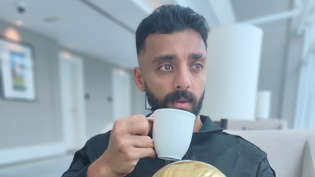 T20 World Cup: `மீண்டும் டீ கப் புகைப்படம்' - வருண் சக்ரவர்த்தியின் இன்ஸ்டா பதிவு வைரல்!