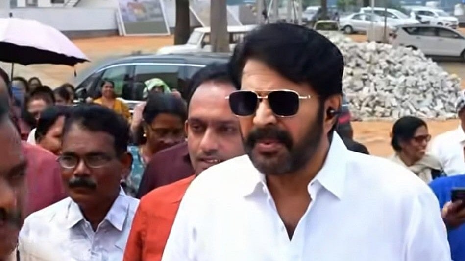 வயநாடு: `மக்கள் தவறாக நினைப்பார்கள்; தள்ளி நில்லுங்கள்' - மம்மூட்டி, CPM மா.செ இடையே நடந்தது என்ன?