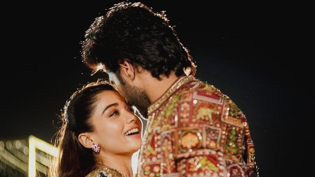 விஜய் தேவரகொண்டா - ராஷ்மிகா மந்தனா மெஹந்தி க்ளிக்ஸ்!| Photo Album 