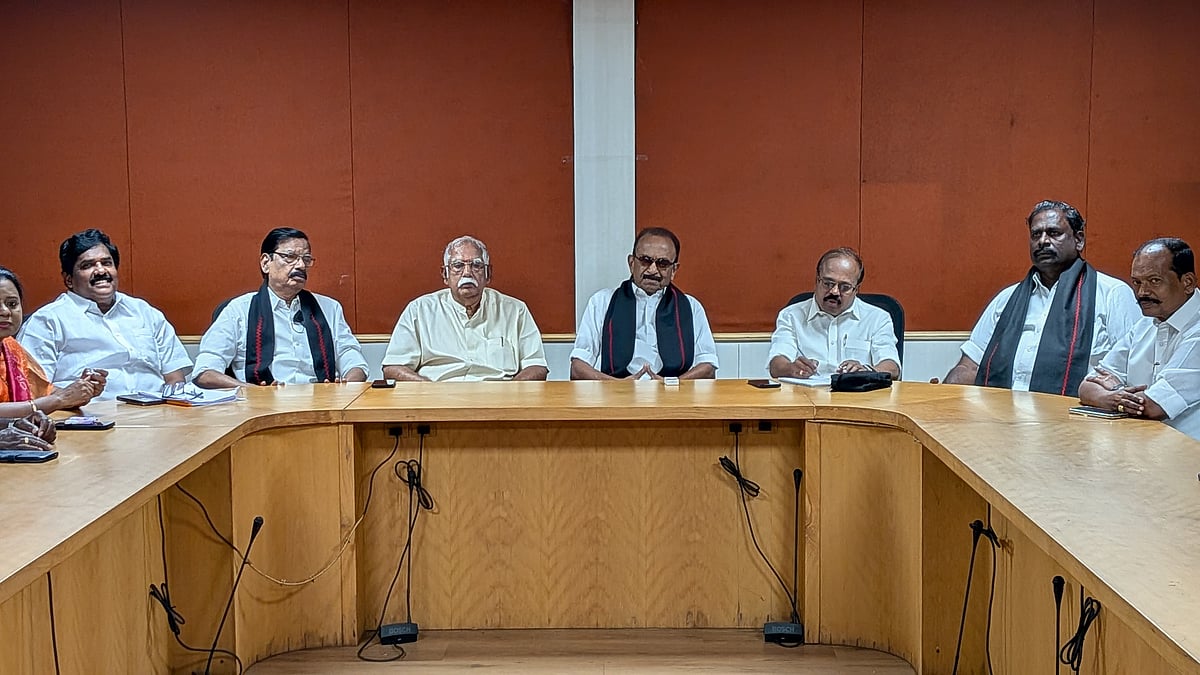 'ஒரே ஒரு தொகுதியிலாவது தனிச்சின்னம்...' - கூடிப் பேசி முடிவெடுத்த வைகோ? - ஏற்குமா அறிவாலயம்?