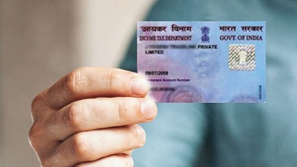 PAN, ஆதார் கார்டு தகவல்கள் ஒன்றுபோல இல்லையா? - நாளை முதல் அமலுக்கு வரும் பான் கார்டு மாற்றங்கள்!