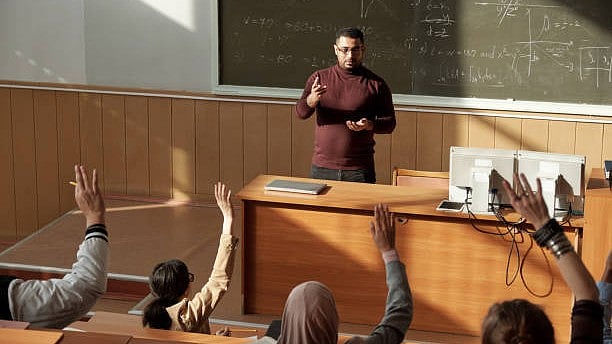 திருச்சி NIT-ல் 'Professor' வேலை: ரூ.1.77 லட்சம் சம்பளம் - யார், எப்படி விண்ணப்பிக்கலாம்?