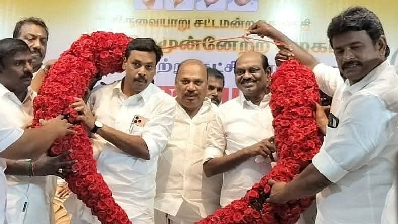 ஒரத்தநாடு: `என்னை காலி செஞ்சிட்டீங்களா?' `வைத்தி'யை பதறவைத்த 2016 - அதிருப்தியில் முன்னாள் எம்.எல்.ஏ