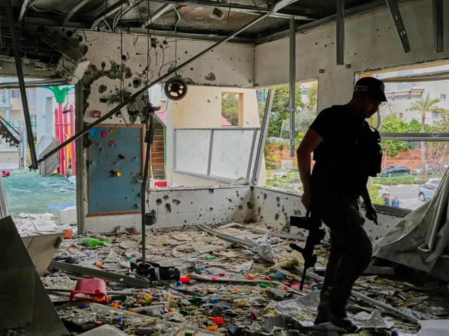 ஈரானின் 'இந்த' ஏவுகணை லண்டன், பாரிஸ் வரை கூட செல்லும்; உலகத்திற்கே ஆபத்து - இஸ்ரேல் எச்சரிக்கை