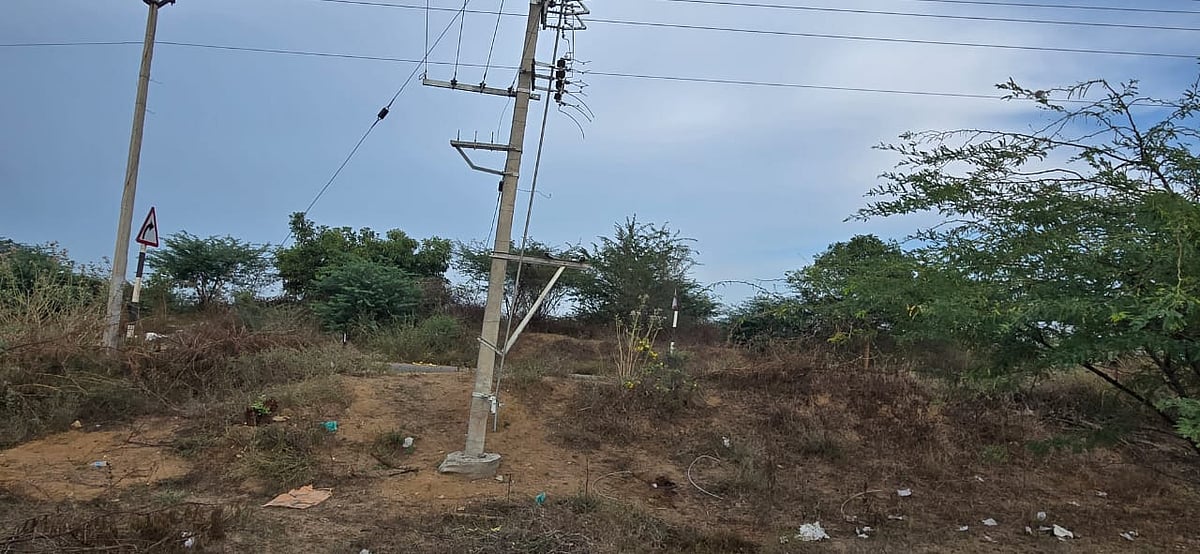 மின்சாரத்தை துண்டித்து 2 டிரான்ஸ்பார்மர்கள் திருட்டு – திருடர்களை வலை வீசி தேடி வரும் போலீஸார்! 